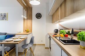 Lumina stylish 3-room apart with balcony