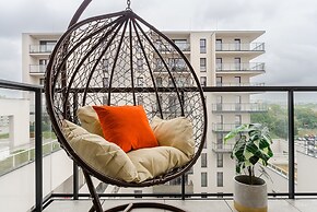 Lumina stylish 3-room apart with balcony