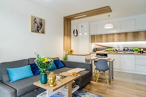 Lumina stylish 3-room apart with balcony