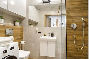 Lumina stylish 3-room apart with balcony