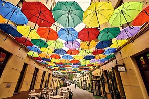 Lumina stylish 3-room apart with balcony