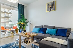 Lumina stylish 3-room apart with balcony