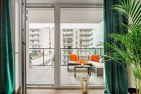 Lumina stylish 3-room apart with balcony