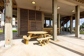 #justawavin' 3 Bedroom Home by RedAwning