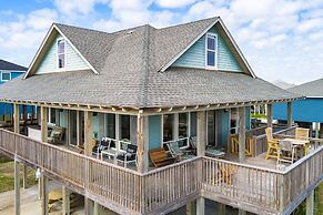 #justawavin' 3 Bedroom Home by RedAwning