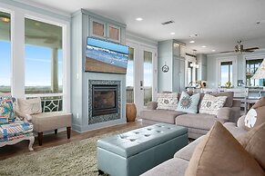 #justawavin' 3 Bedroom Home by RedAwning