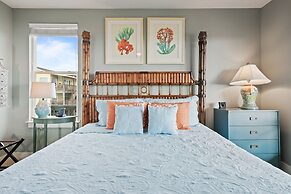 #justawavin' 3 Bedroom Home by RedAwning