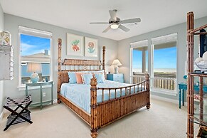 #justawavin' 3 Bedroom Home by RedAwning