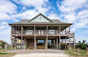 #justawavin' 3 Bedroom Home by RedAwning