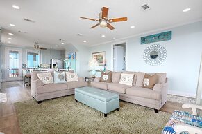 #justawavin' 3 Bedroom Home by RedAwning