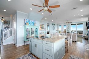 #justawavin' 3 Bedroom Home by RedAwning