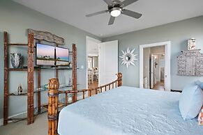 #justawavin' 3 Bedroom Home by RedAwning