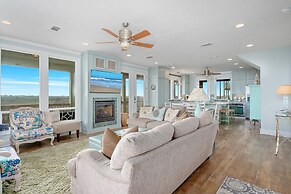 #justawavin' 3 Bedroom Home by RedAwning