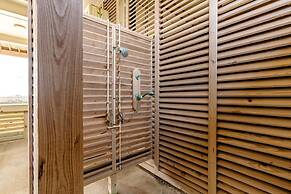 #justawavin' 3 Bedroom Home by RedAwning