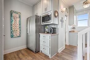 #justawavin' 3 Bedroom Home by RedAwning