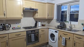 Burnley-4-bedroom House-sleeps 6-parking-clariturf
