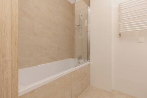 Al. Jerozolimskie 216 Warsaw by Renters