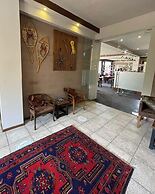 Alpine Lounge Hotel & Restaurant