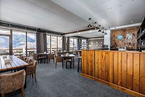 Alpine Lounge Hotel & Restaurant