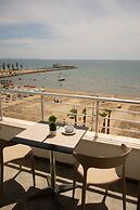 Wave Beachfront Apartments