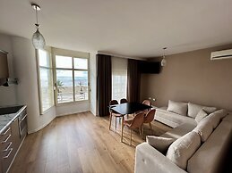 Wave Beachfront Apartments