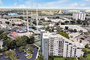 Cozy Condos Near Universal & Seaworld