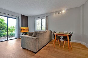 Cozy Condos Near Universal & Seaworld