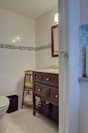 Cozy Condos Near Universal & Seaworld