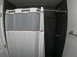 Cozy Condos Near Universal & Seaworld