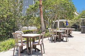 Cozy Condos Near Universal & Seaworld