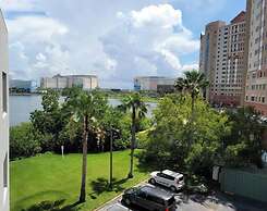 Cozy Condos Near Universal & Seaworld