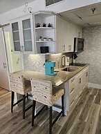 Cozy Condos Near Universal & Seaworld