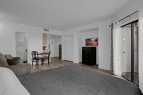 Cozy Condos Near Universal & Seaworld