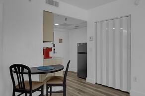 Cozy Condos Near Universal & Seaworld