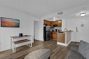 Cozy Condos Near Universal & Seaworld