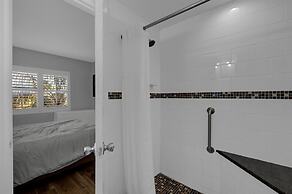 Cozy Condos Near Universal & Seaworld