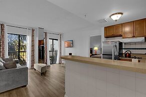 Cozy Condos Near Universal & Seaworld