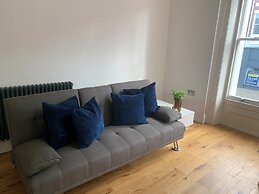 HU1 Triplex City Centre Gem sleeps 6 H7