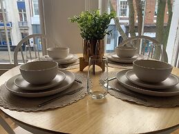 HU1 Triplex City Centre Gem sleeps 6 H7