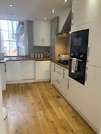 HU1 Triplex City Centre Gem sleeps 6 H7