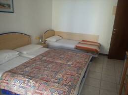 Apartment With Shared Pool for 5 Guests