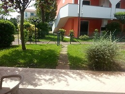 Apartment With Shared Pool for 5 Guests