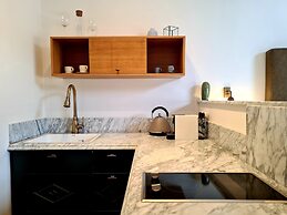 Kubler's House-  By Beach Apartments TLV