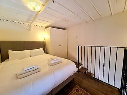 Kubler's House-  By Beach Apartments TLV