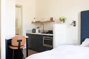 Kubler's House-  By Beach Apartments TLV