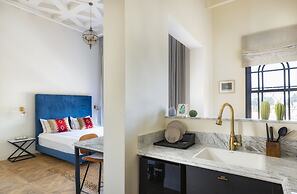 Kubler's House-  By Beach Apartments TLV