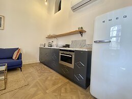 Kubler's House-  By Beach Apartments TLV