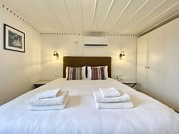 Kubler's House-  By Beach Apartments TLV