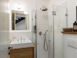 Kubler's House-  By Beach Apartments TLV