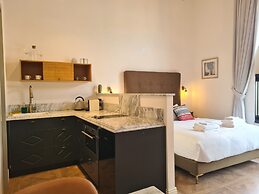 Kubler's House-  By Beach Apartments TLV